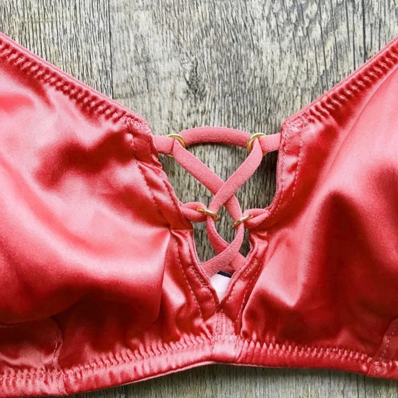 NWT Victoria’s Secret Pink Satin Scoop Bralette, XS Small 30B,32A, 34A, 32B, 34B - Picture 2 of 7